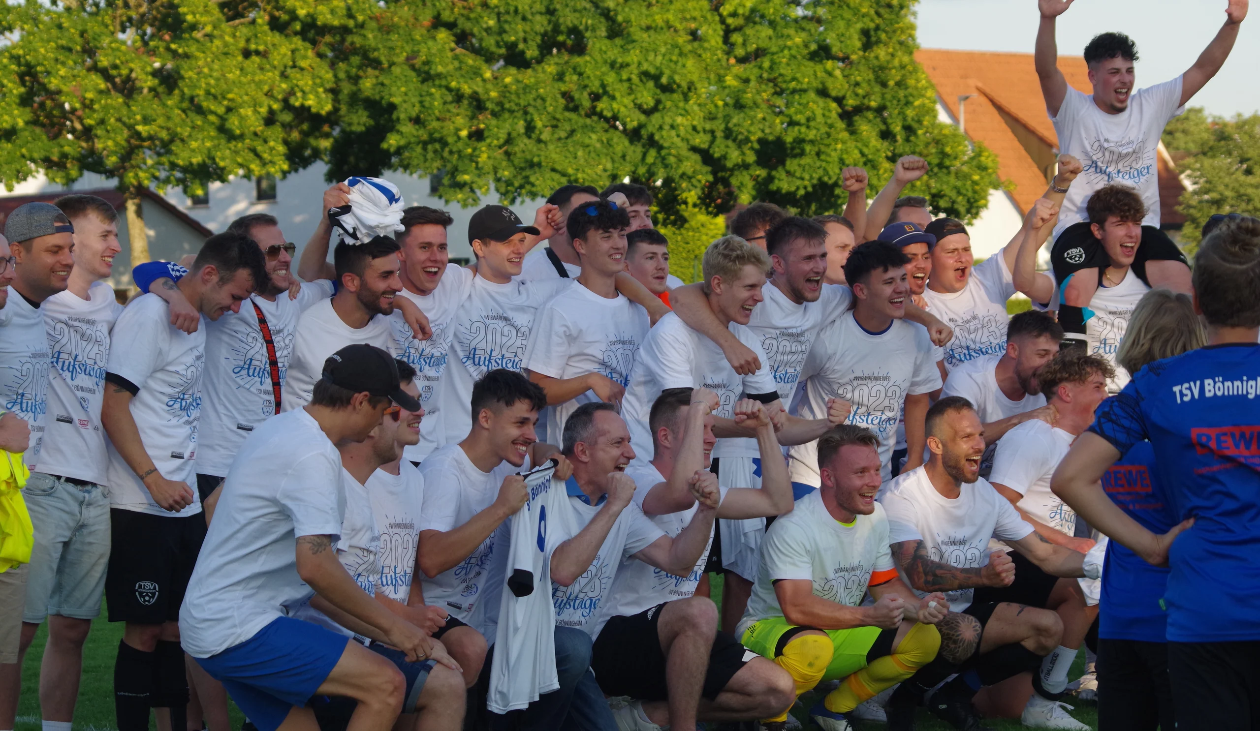 Aufstieg 21:22 feiern